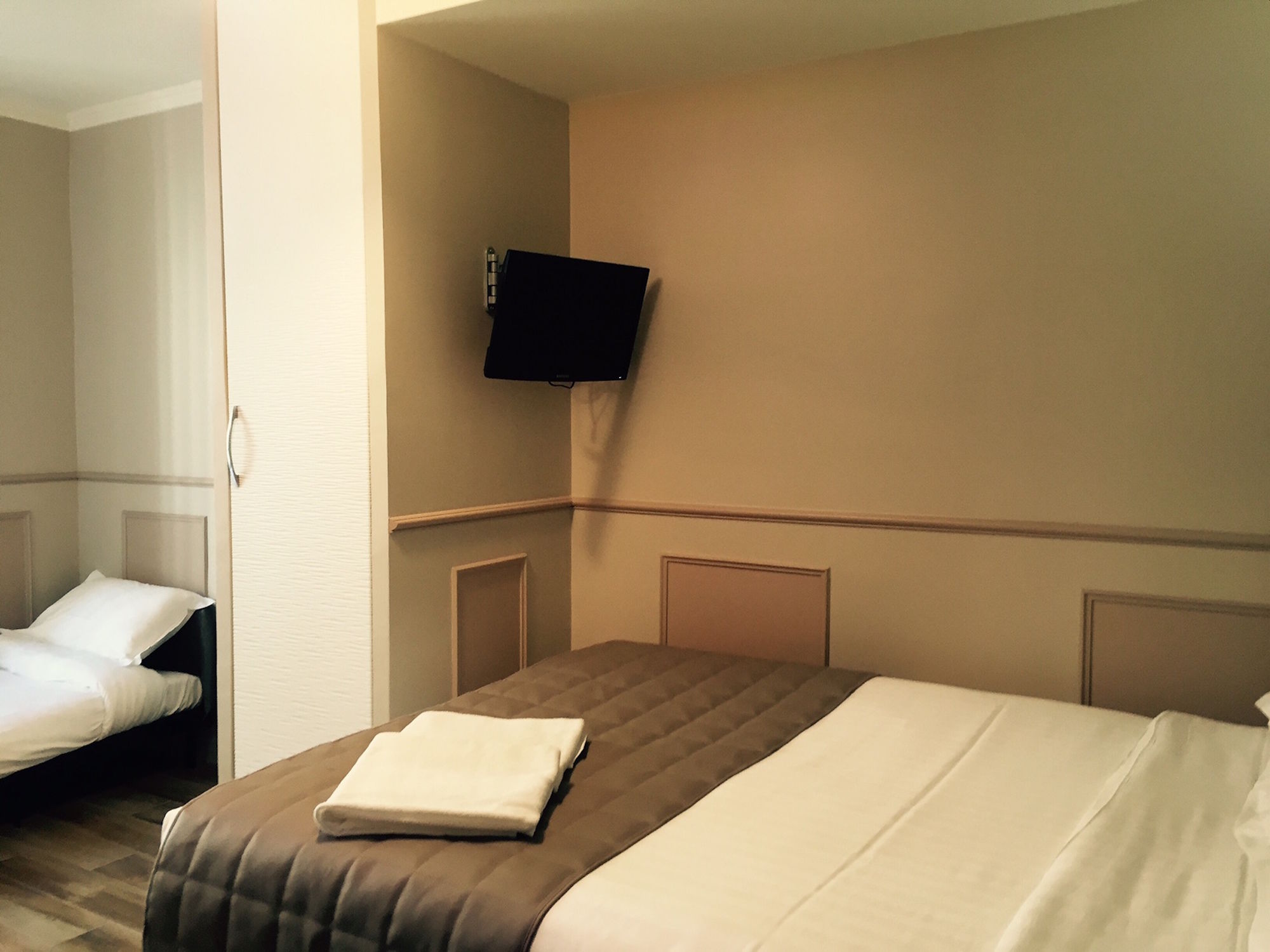 Фото Hôtel District République