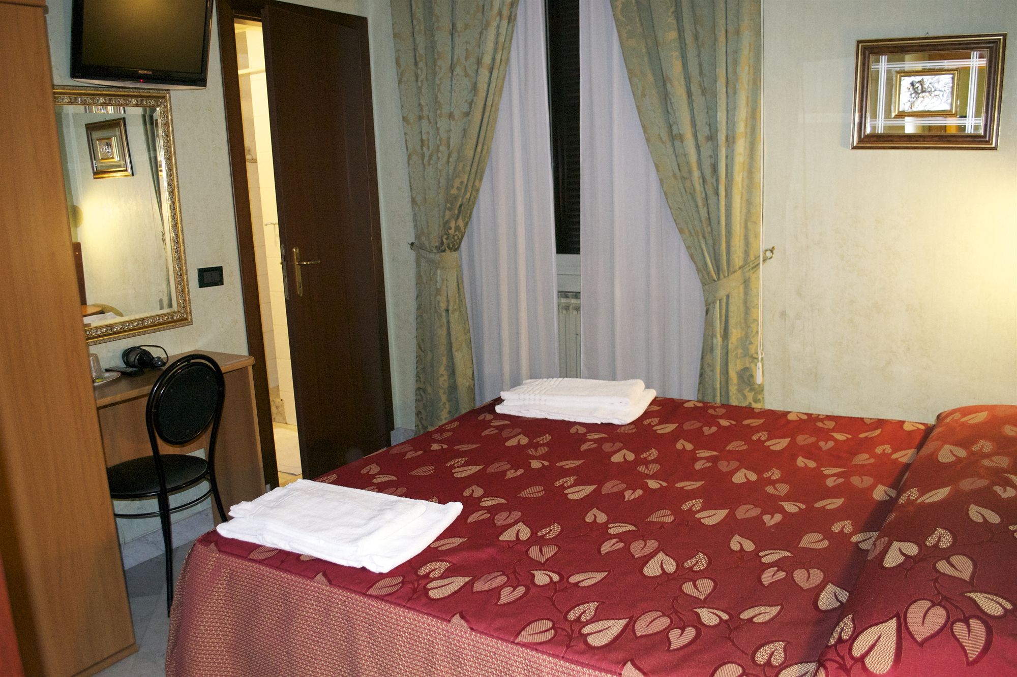 Фото Hotel Ferrarese