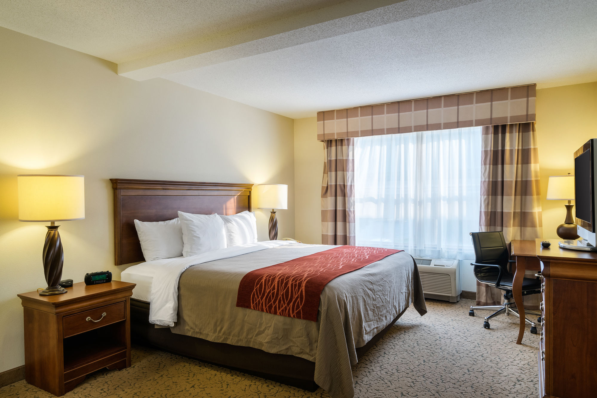 Фото Comfort Inn & Suites