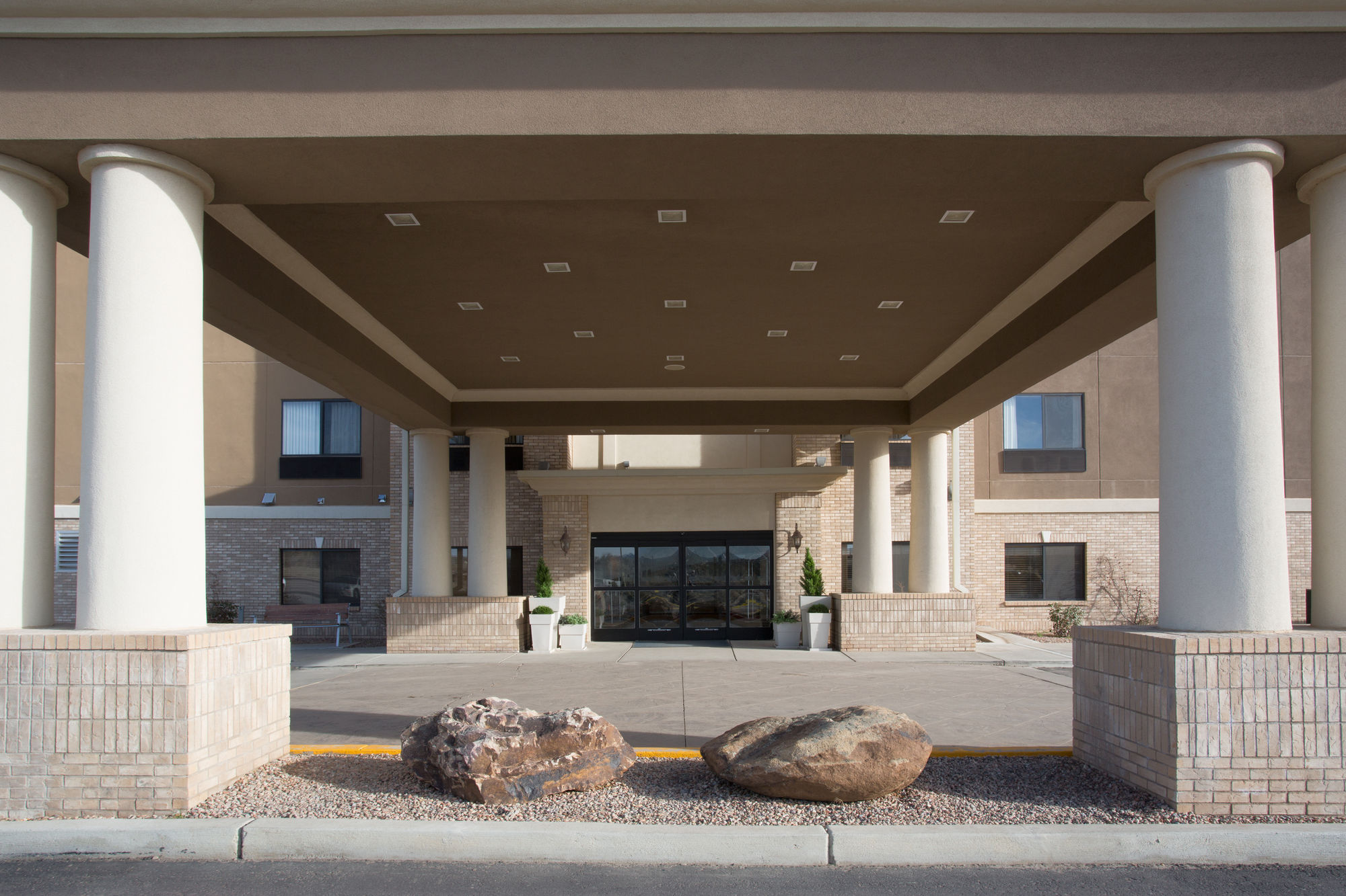 Фото Holiday Inn Express Hotel & Suites Las Vegas, an Ihg Hotel