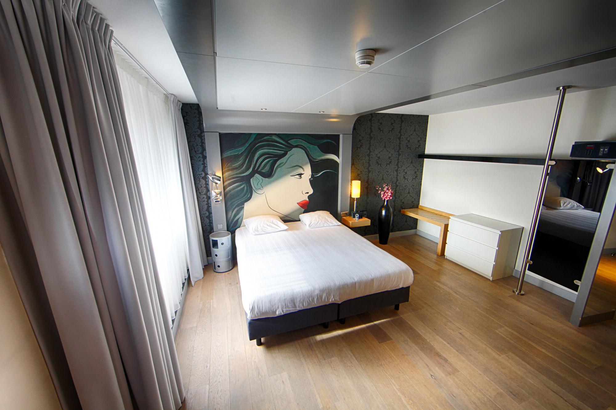 Фото Leonardo Hotel Almere City Center