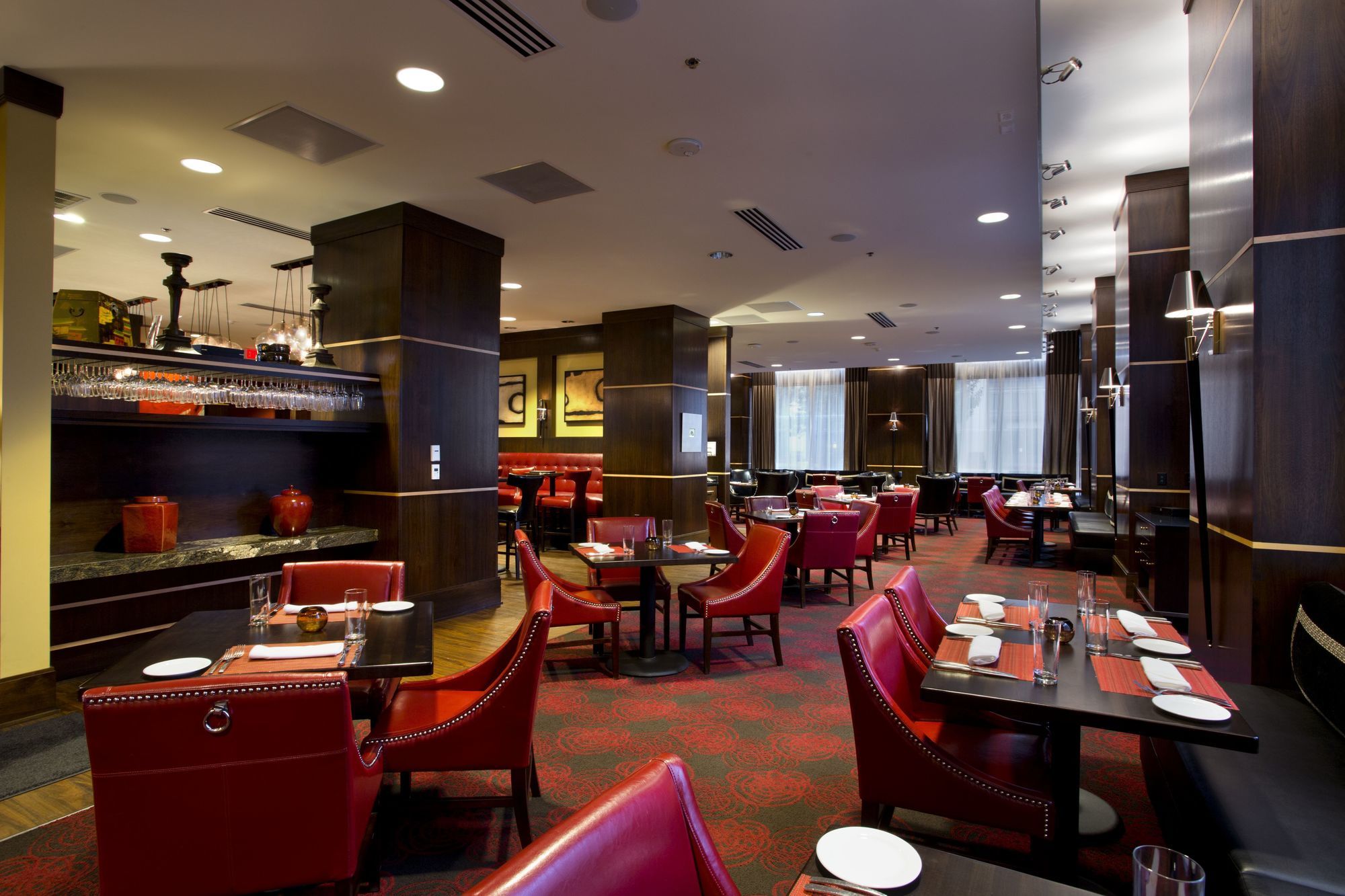 Фото Ambassador Hotel Wichita, Autograph Collection