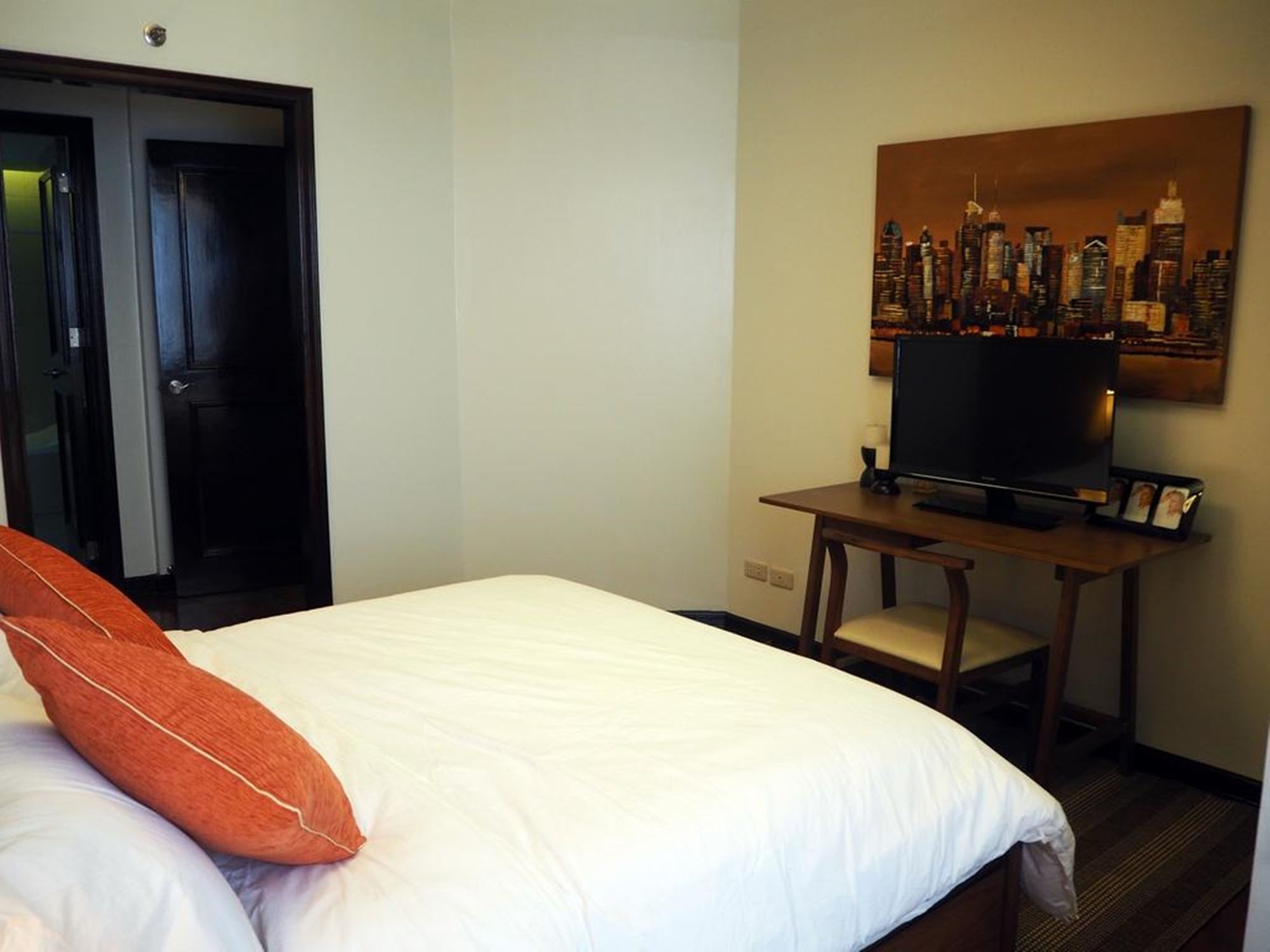 Фото Suites de Marina Manila