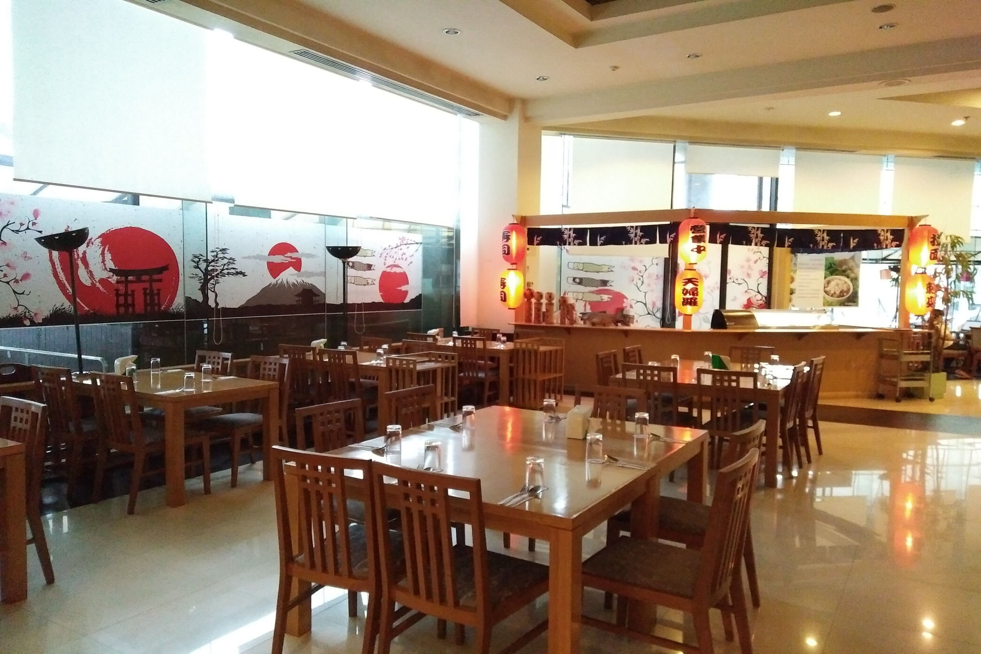 Фото Thumrin Thana Hotel