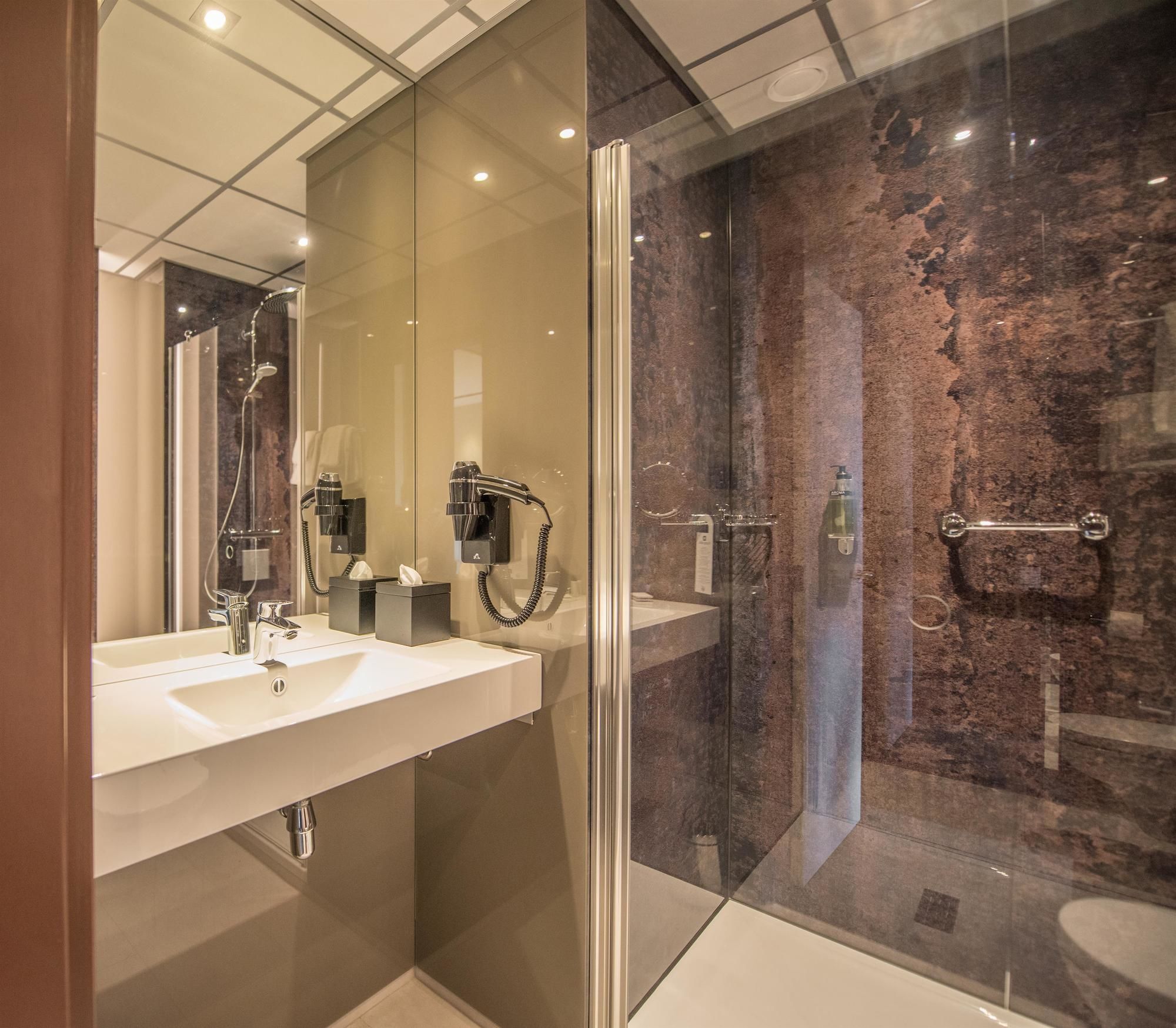 Фото Flonk Hotel Groningen Zuid, Bw Signature Collection