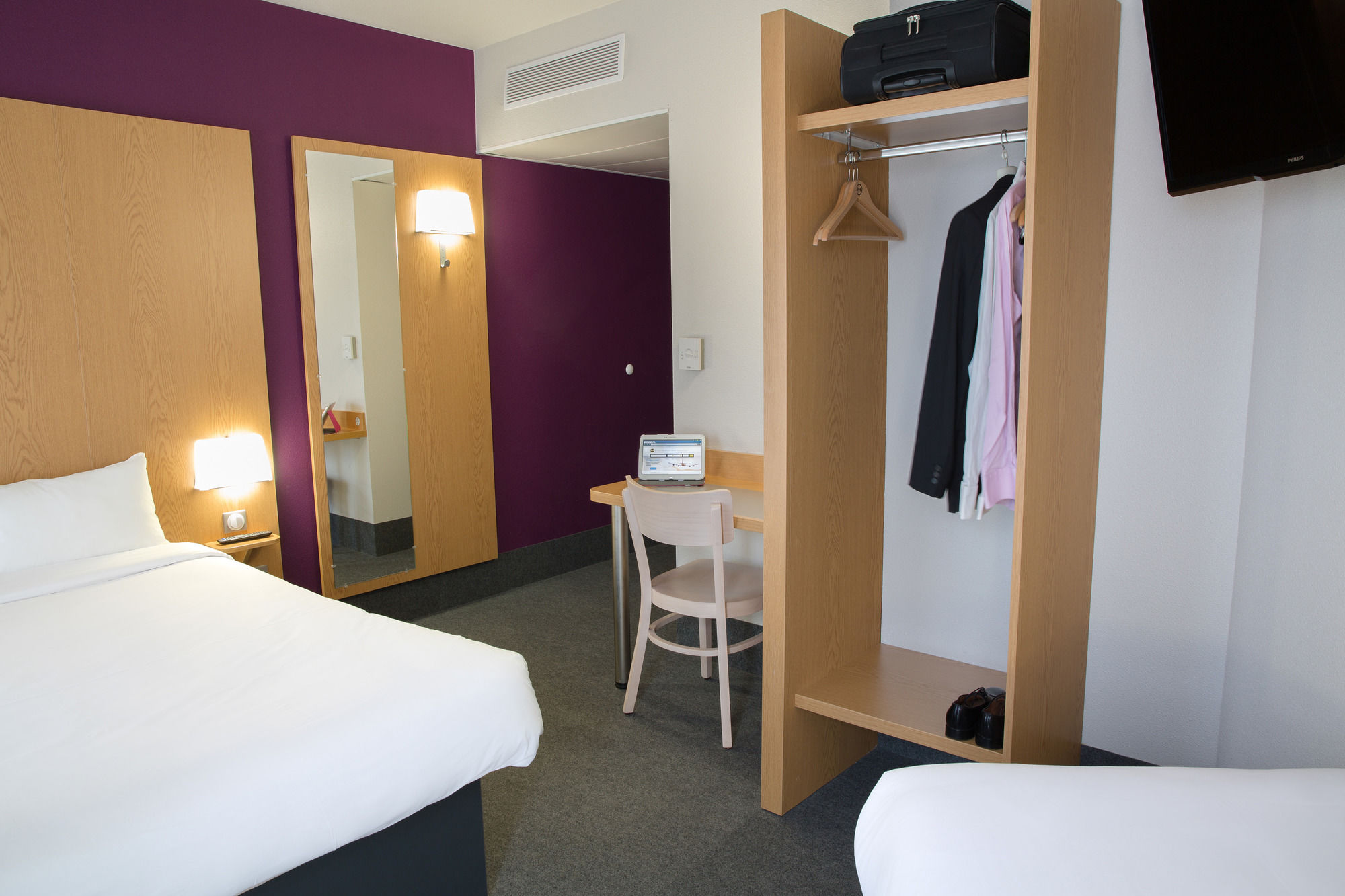 Фото B&B Hôtel Marseille Euromed