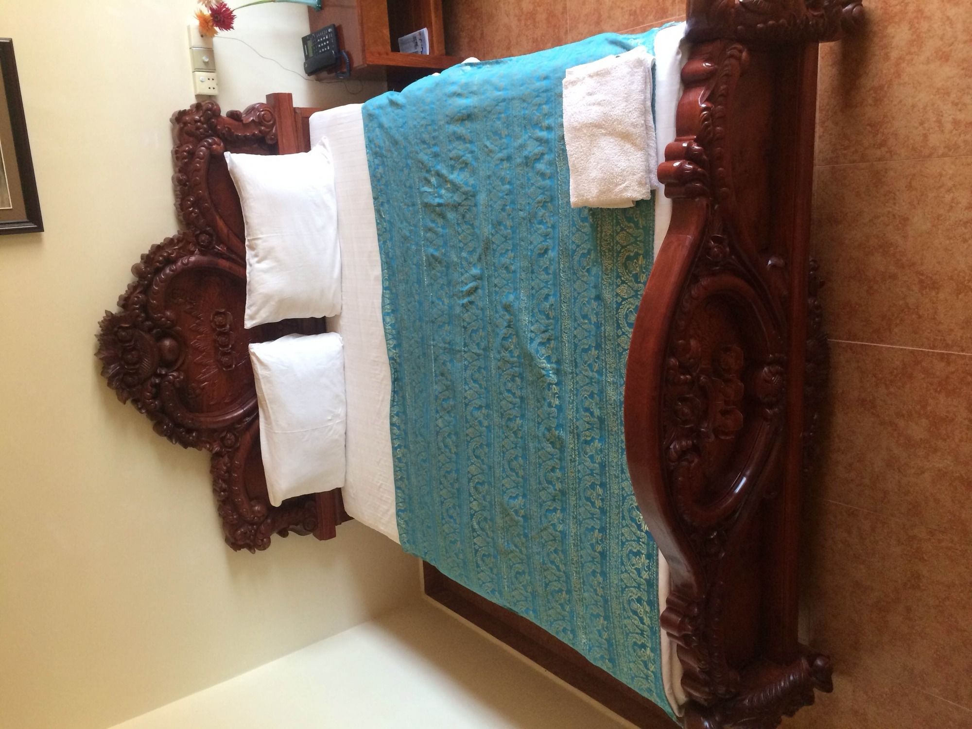 Фото Lux Guesthouse