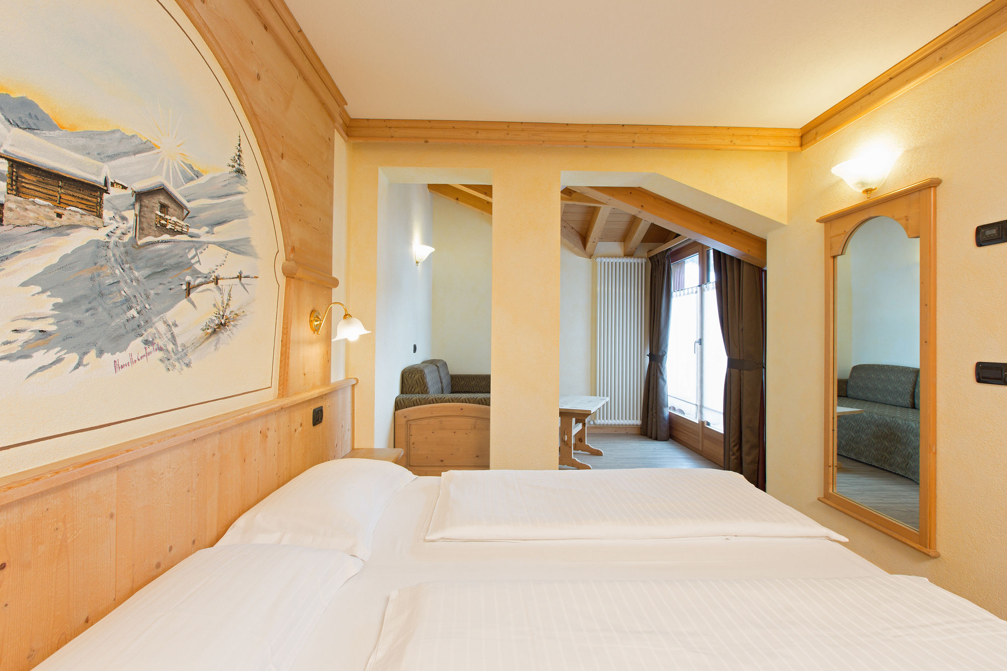 Фото Hotel Crosal