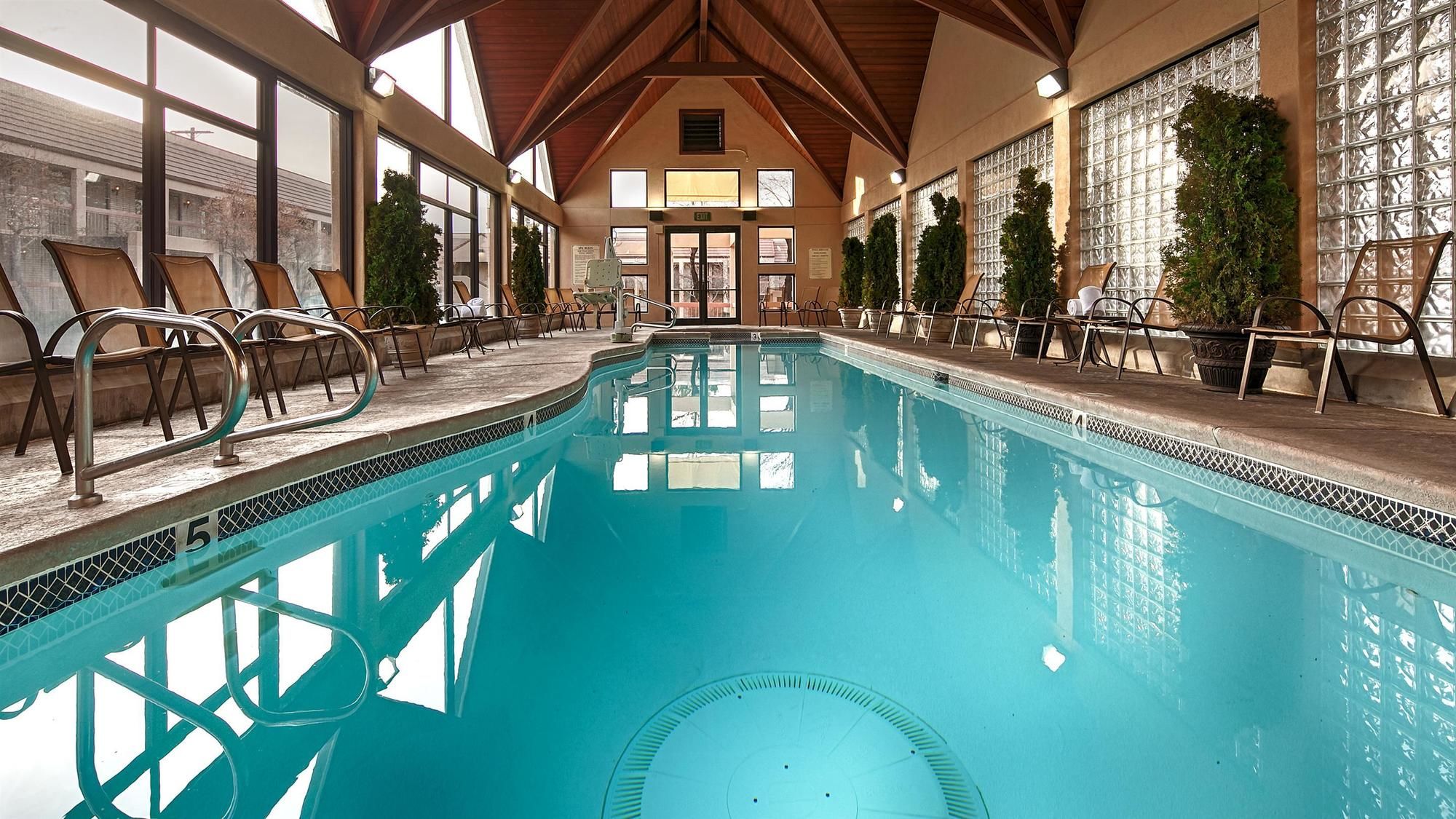 Фото Best Western Town & Country Inn