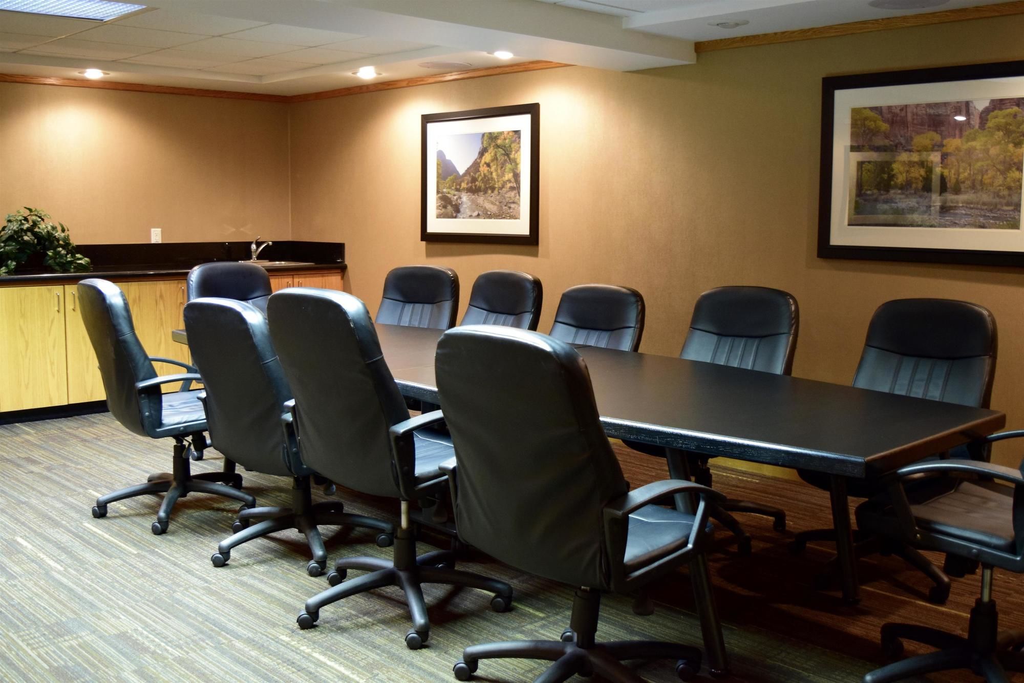 Фото Best Western Town & Country Inn