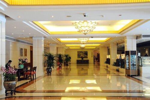 Гостиница Golden Sea View Hotel Haikou в Хайкоу