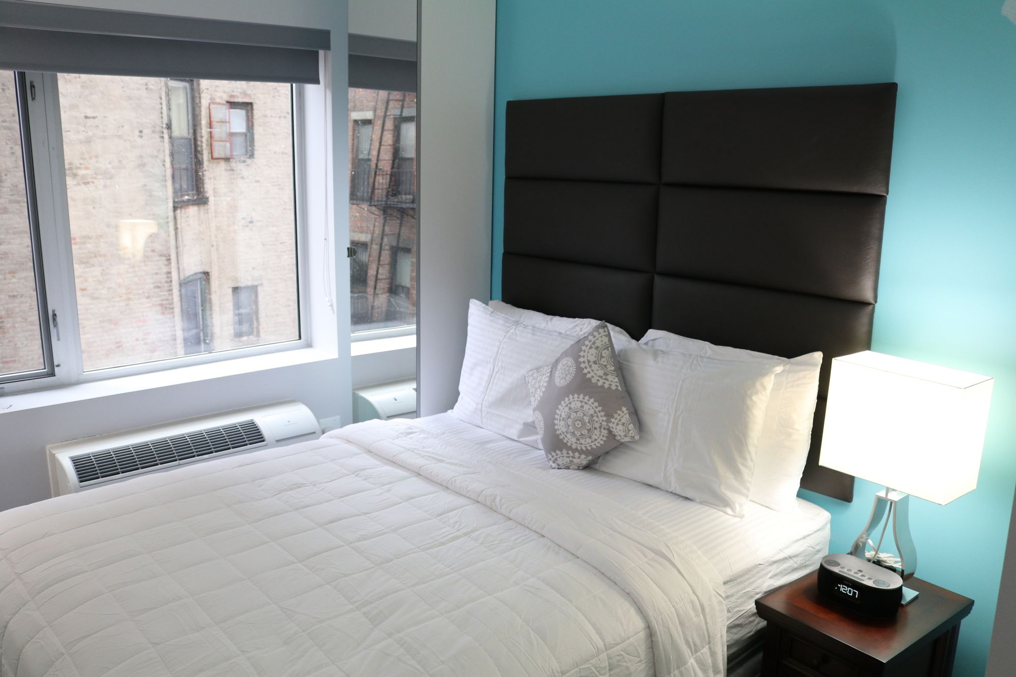 Фото Canal Loft Hotel