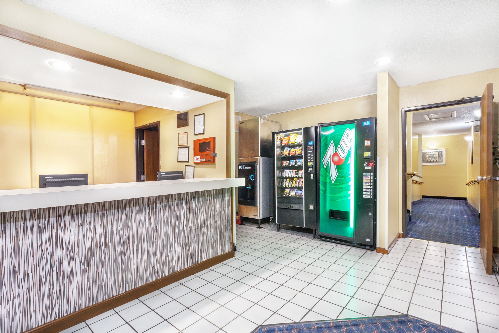 Фото Magnuson Hotel Fort Wayne North – Coliseum