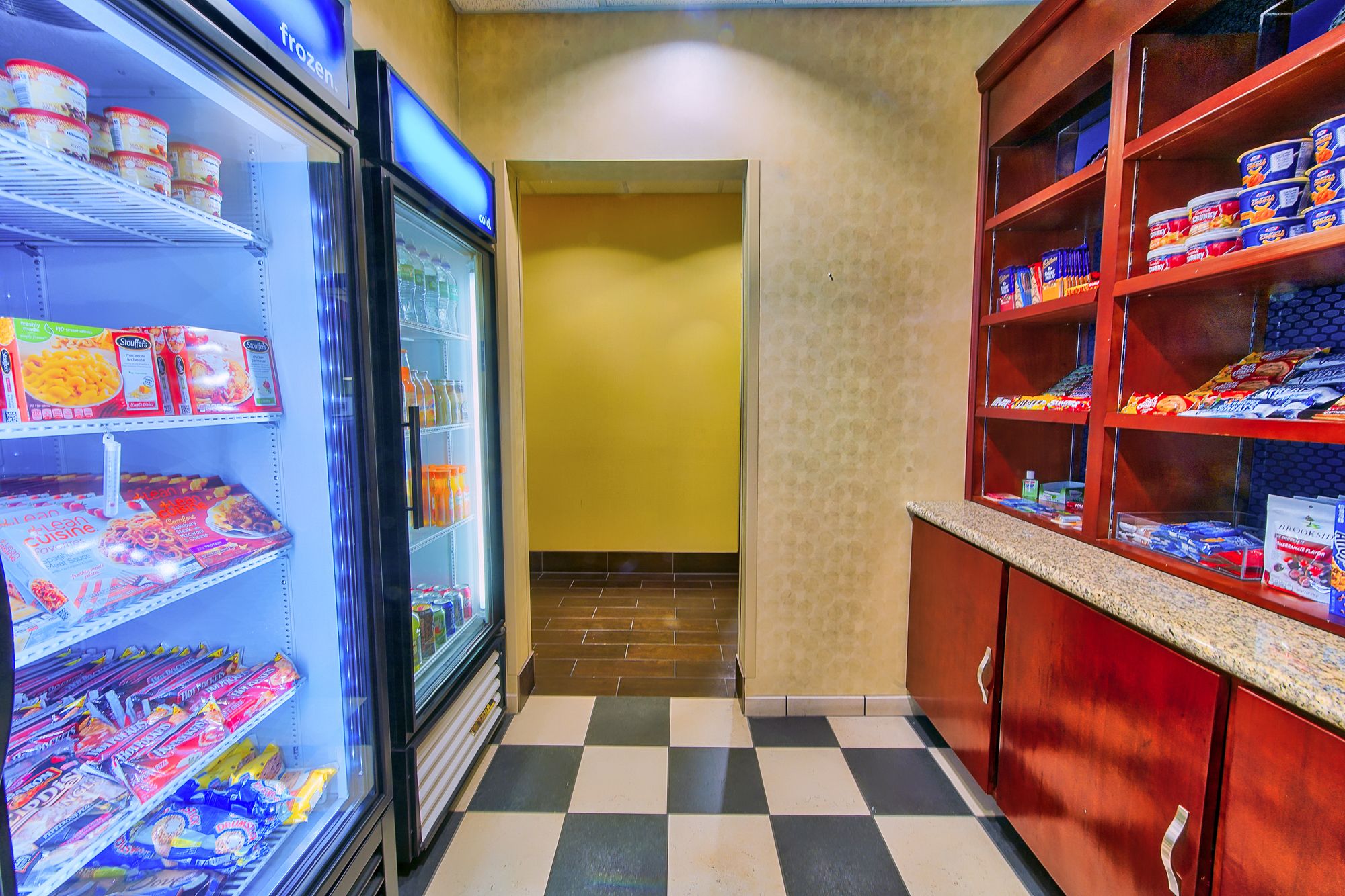 Фото Hampton Inn & Suites Ridgecrest