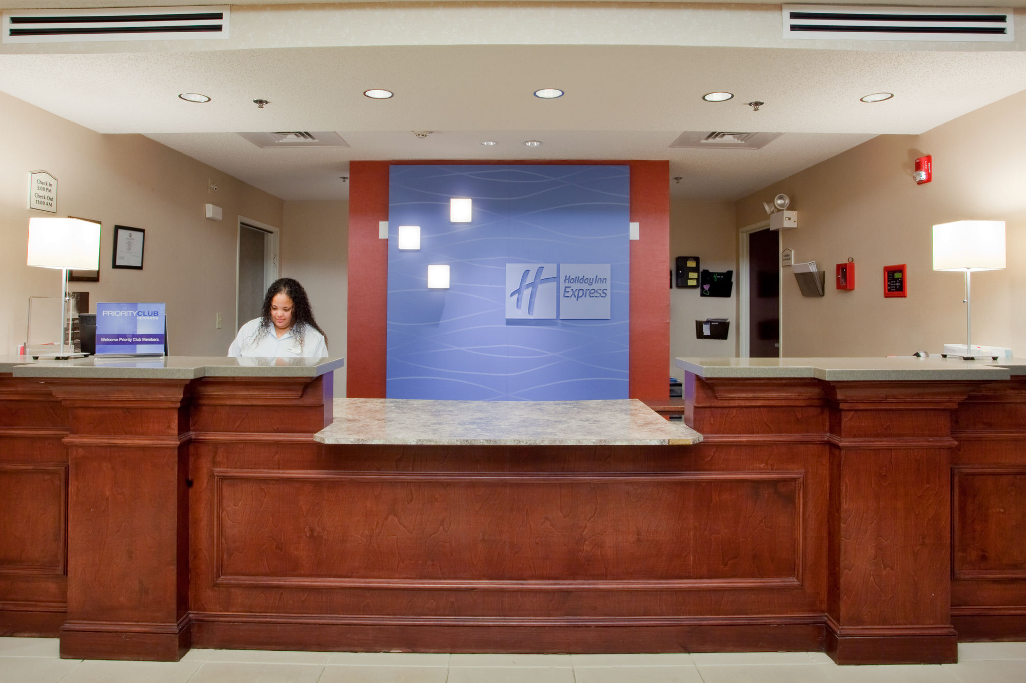 Фото Holiday Inn Express Hotel & Suites Chesapeake, an Ihg Hotel