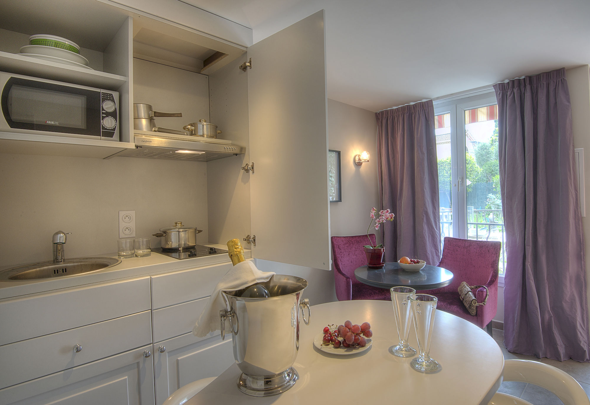 Фото La Bastide de l'Oliveraie