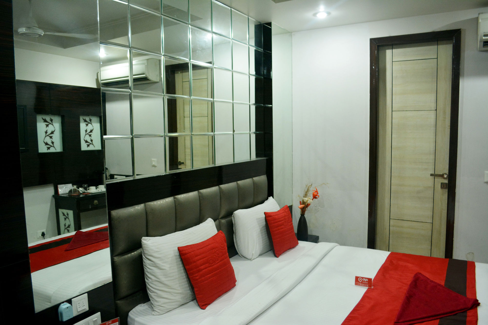 Фото Oyo 464 Hotel Lotus Palace