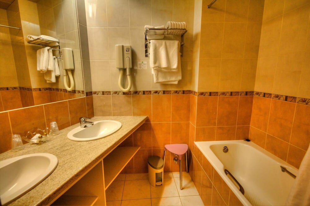 Фото Hotel Des Trois Gares