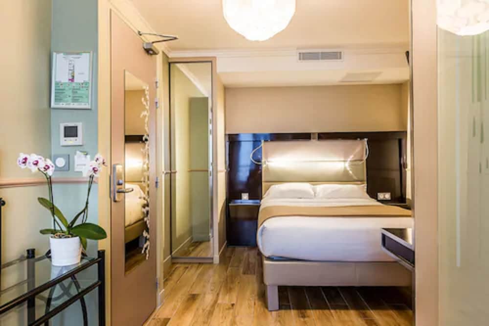 Фото Hôtel District République