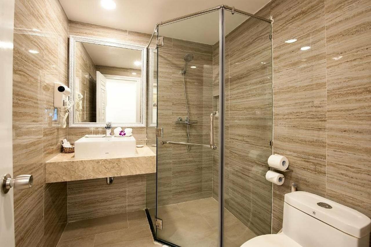 Фото Adora Hotel