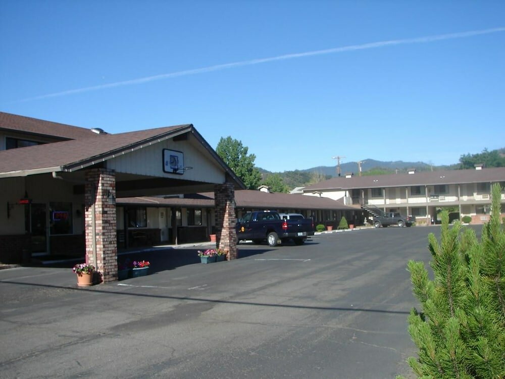 Фото Klamath Motor Lodge