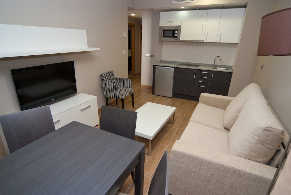 Фото Apartahotel & SPA Jacetania