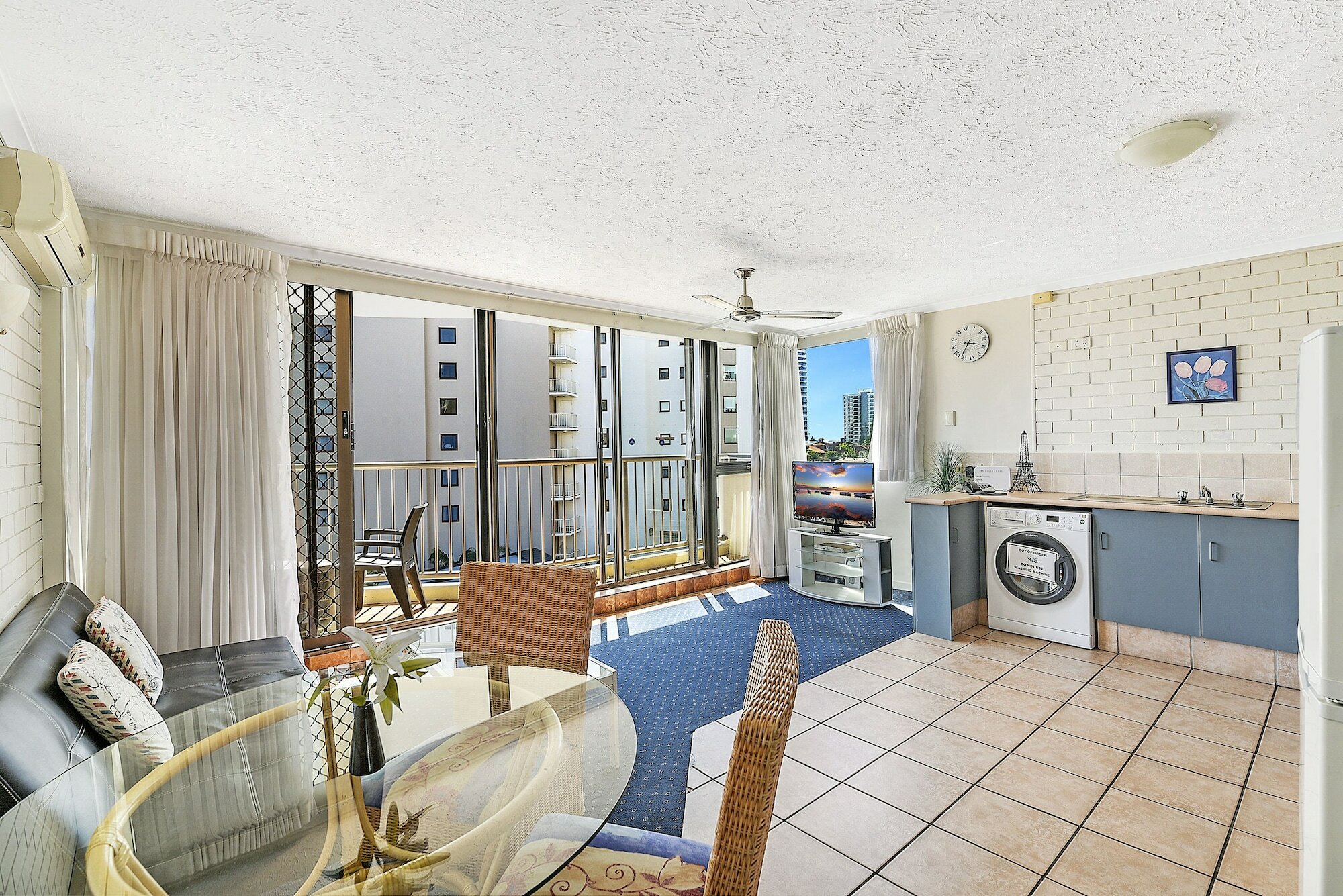 Фото Broadbeach Travel Inn Apartments