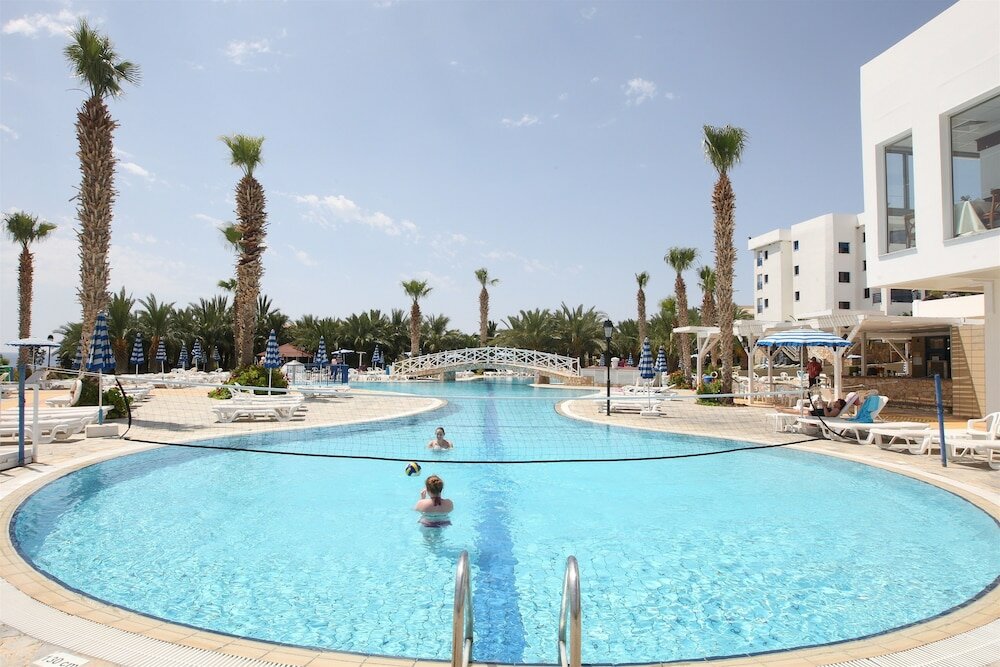 Фото Ascos Coral Beach Hotel by Tsokkos