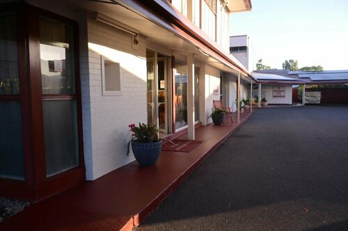 Гостиница Ambassador Motel в Рокгемптоне