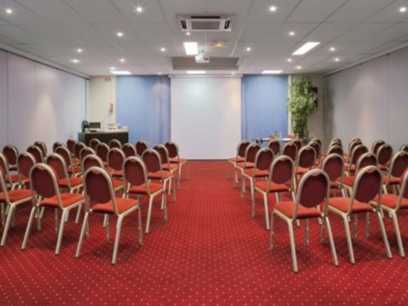 Фото Holiday Inn Express Lille Centre, an Ihg Hotel