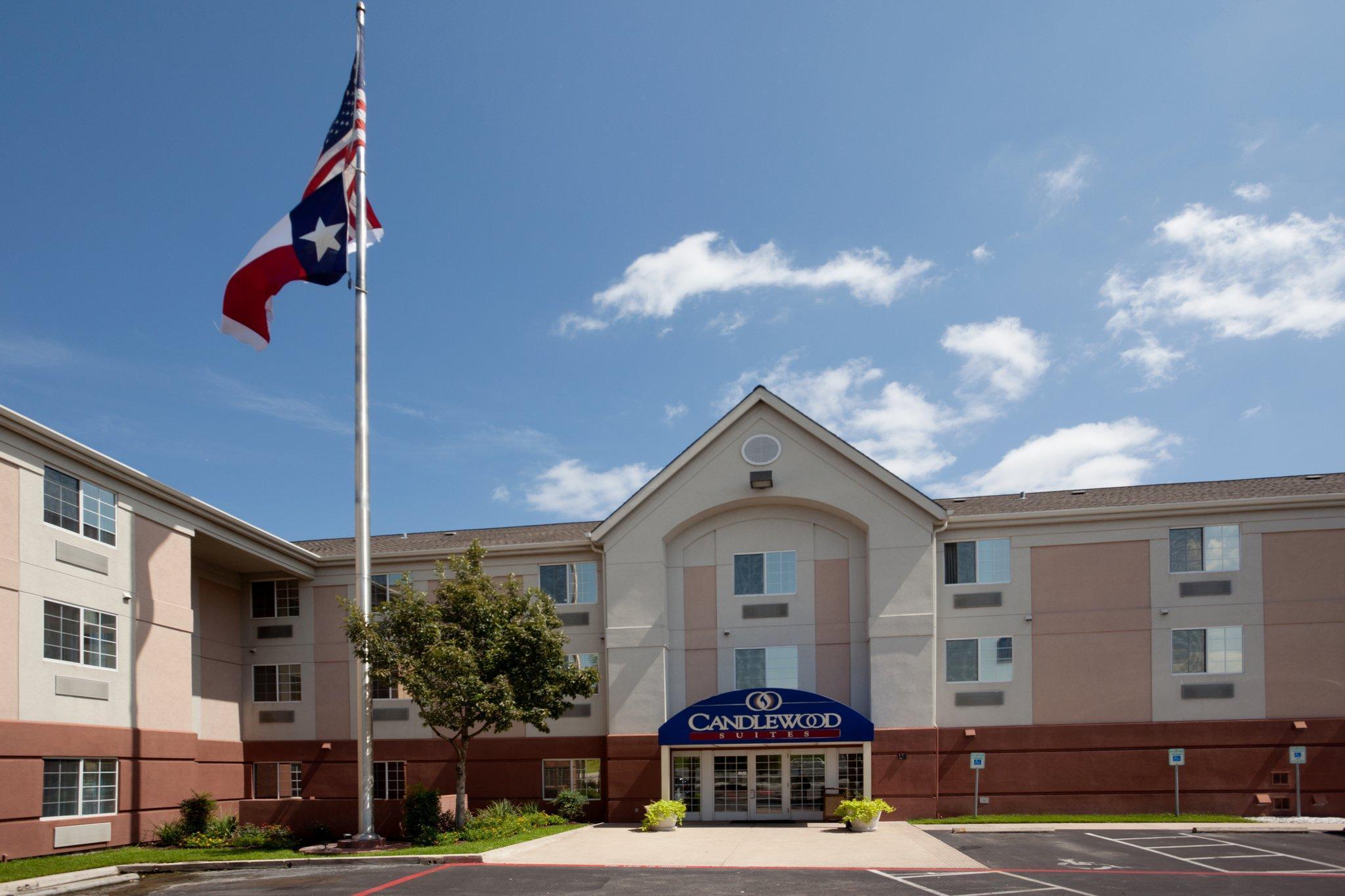 Фото Candlewood Suites Austin-Round Rock, an Ihg Hotel