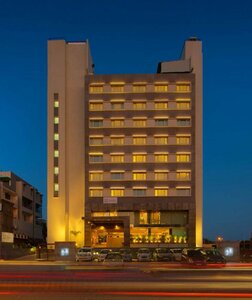 Гостиница Royal Orchid Central, Vadodara