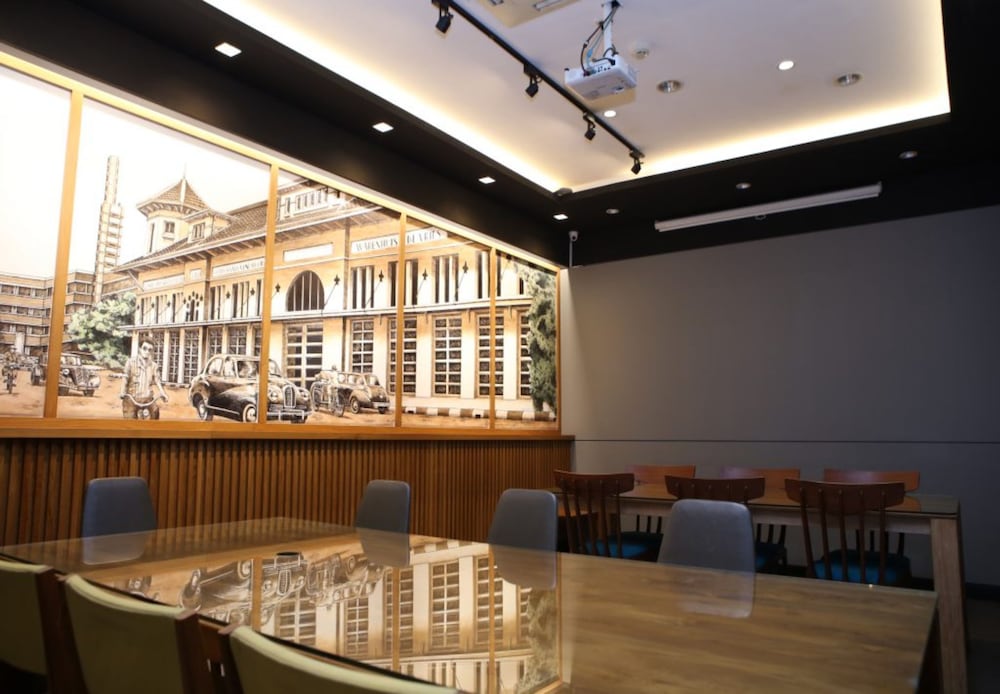 Фото Ivory Hotel Bandung