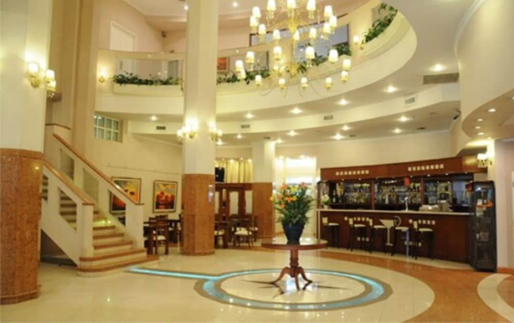 Фото InterTower Hotel