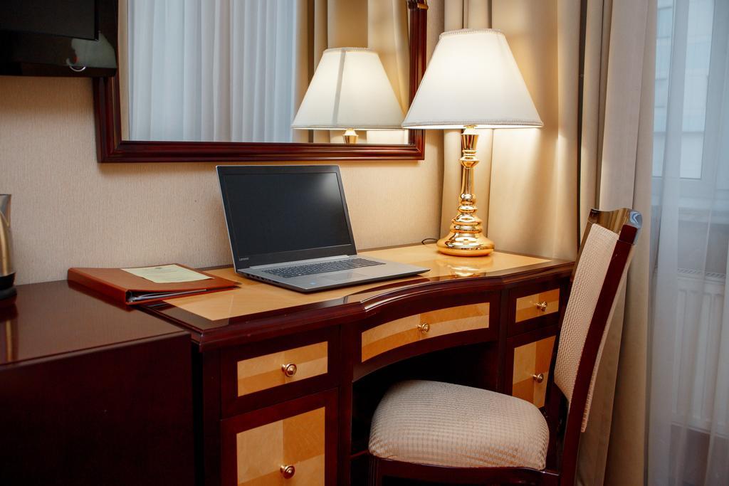 Фото Mandarin Moscow Hotel