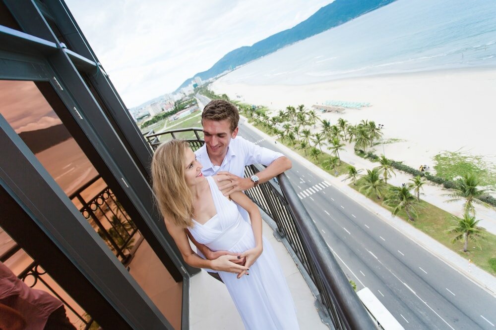 Фото Holiday Beach Hotel Danang