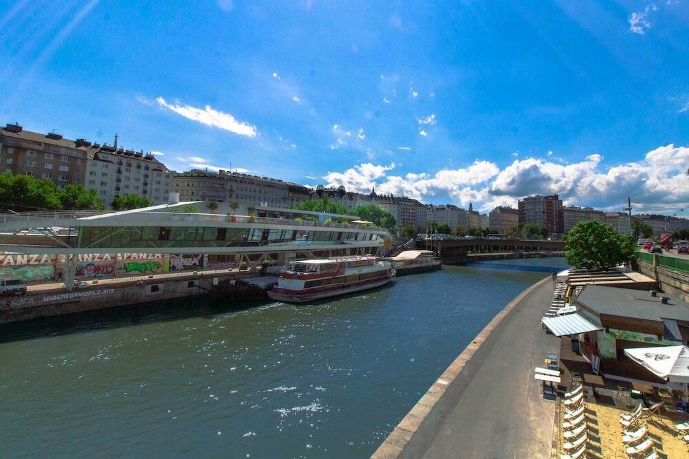 Фото Grand Quarters City Residence