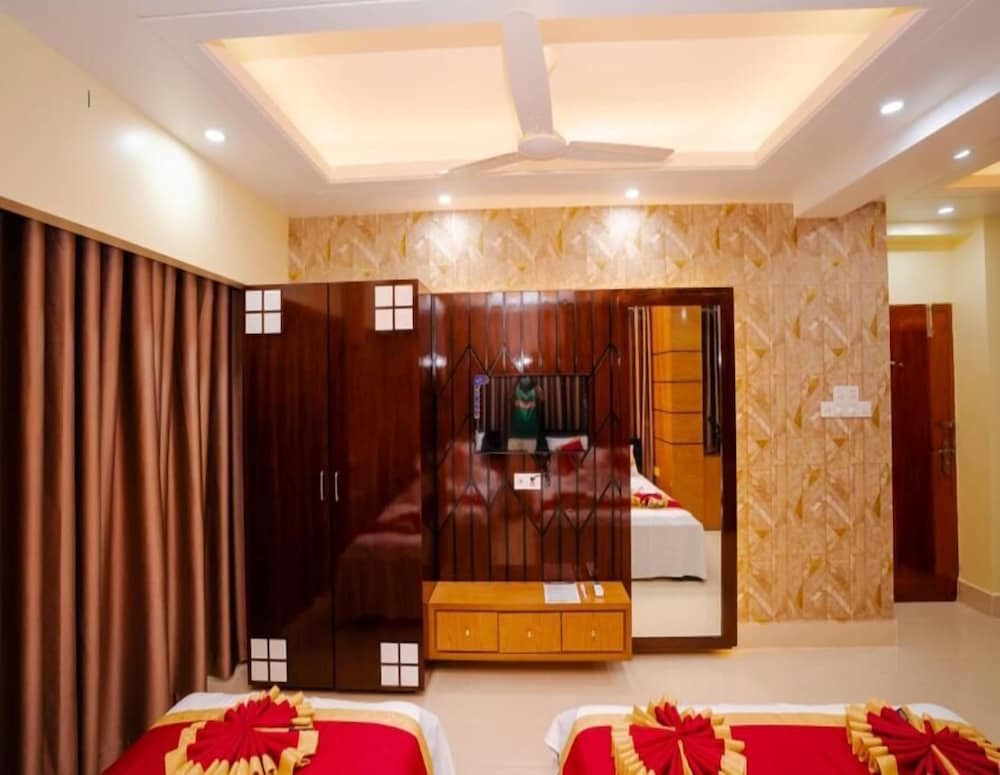 Фото Adarsha Palace Hotel