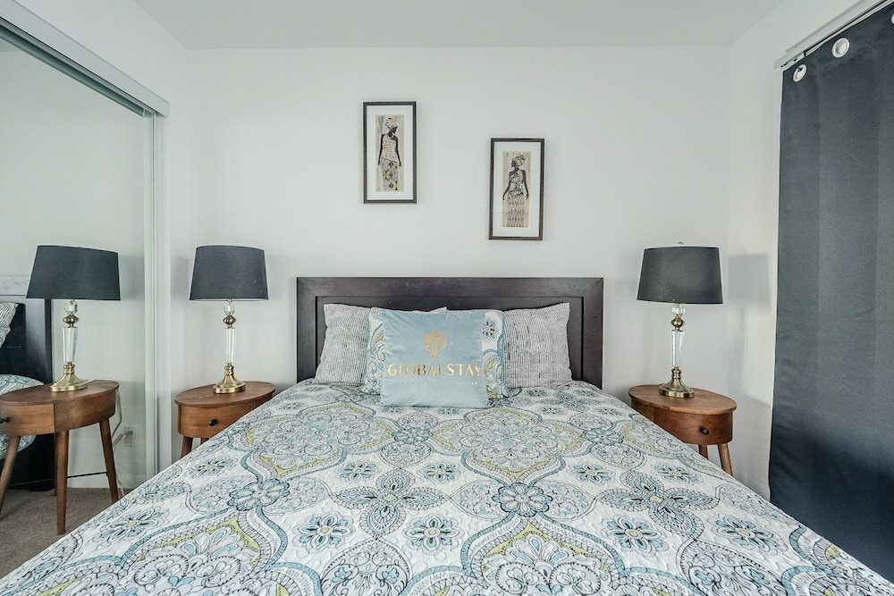 Фото Апарт-отель Globalstay Burano Condos in Downtown Toronto