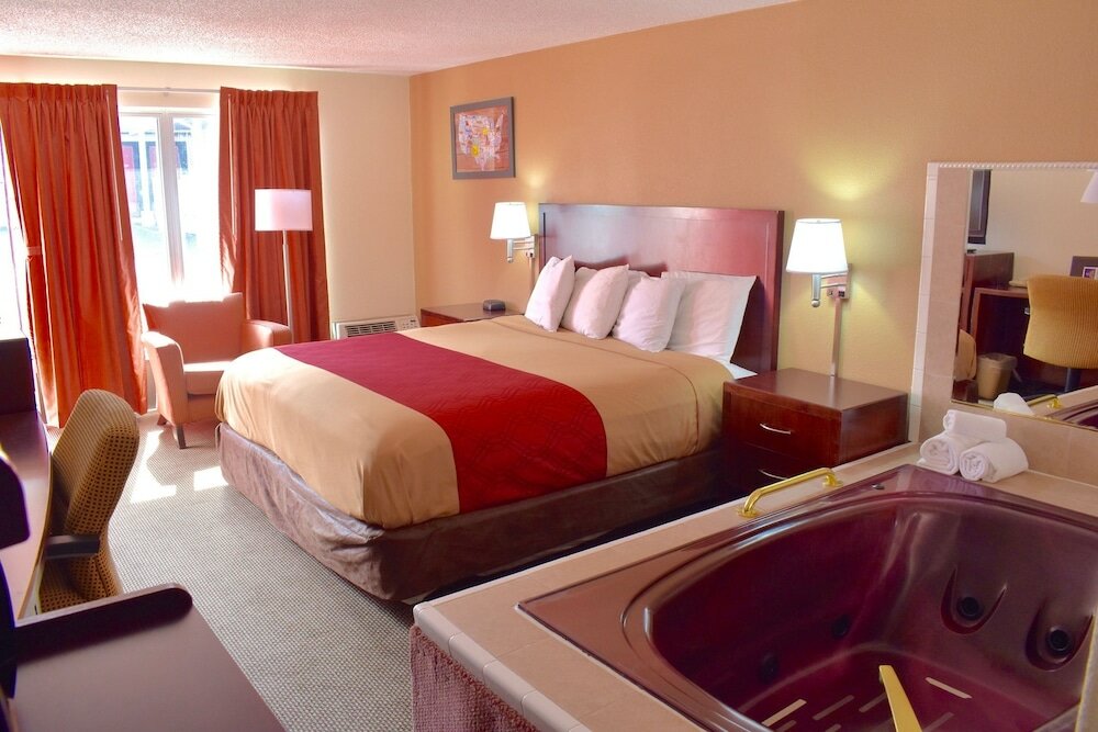 Фото Bridge Views Inn