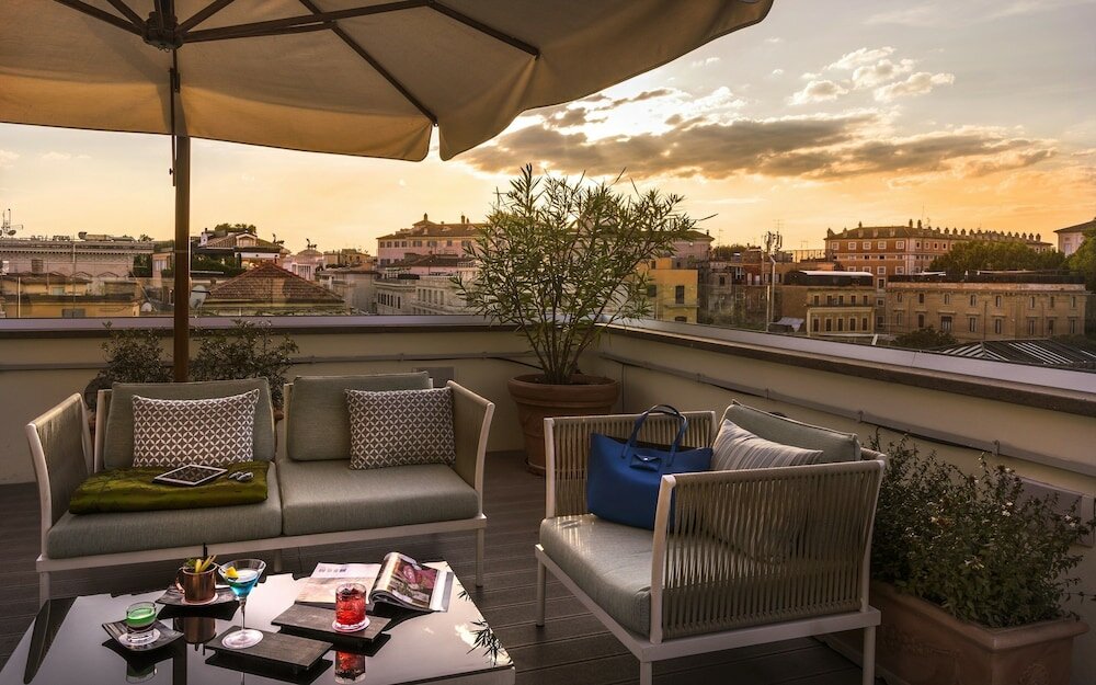 Фото The Glam Hotel
