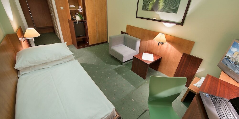 Фото Hotel Grand Litava Beroun