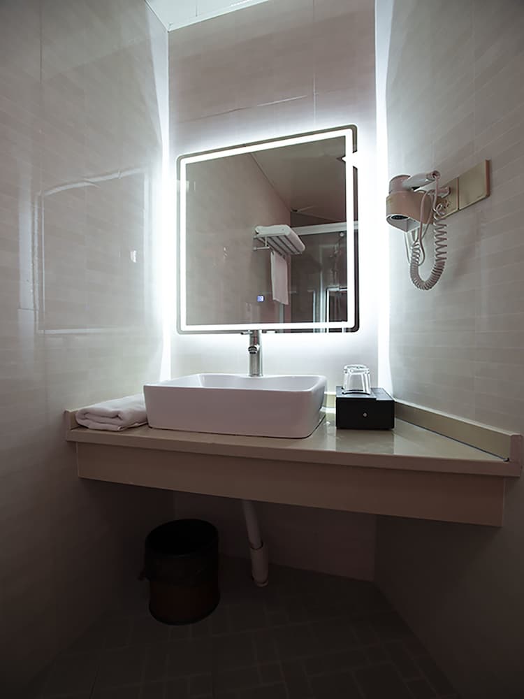 Фото Shanghai Joyful Star Chenyang Hotel