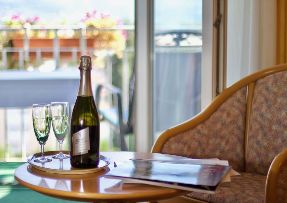 Фото Hotel La Perla