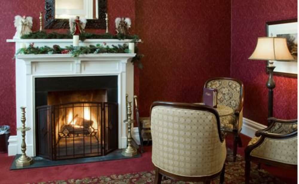 Фото The Priory Hotel