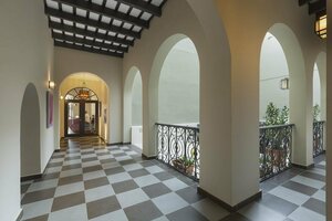 Гостиница Decanter Hotel