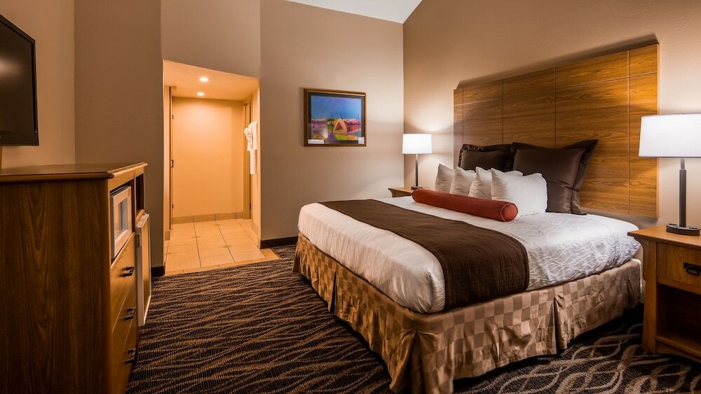 Фото Best Western Plus Saddleback Inn & Conference Center