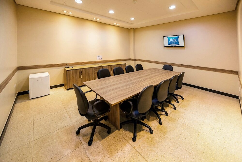 Фото Ibis Budget Maringa