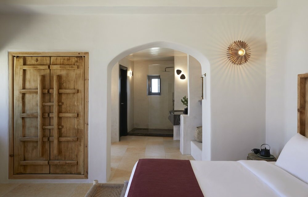 Фото White Pearl Cavalieri - Adults Only