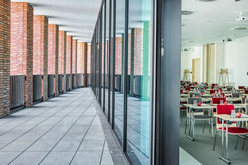 Фото IntercityHotel Hamburg-Barmbek